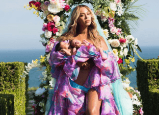 Beyonce Knowles share first photo of her twins on Instagram Beyoncé publishes photo of her twins on Instagram