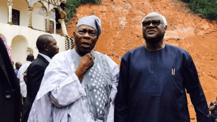 Former Nigerian President Olusegun Obasanjo visited the scene of Sierra Leone mudslide