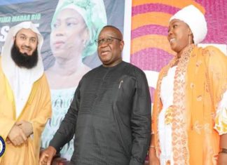 Mufti Menk Commends Religious Tolerance during his visits to Sierra Leone